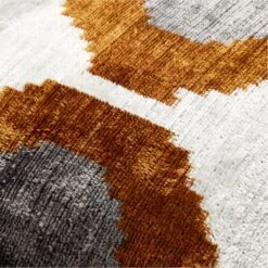 Cerco Turkish Silk Throw Pillow With Feather-Down Insert 20" -Home Furnishing Shop CercoTrkshSlkPllw20X20inAVSSF22