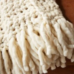 Overlook White Chunky Knit Throw Blanket -Home Furnishing Shop OverlookThrowROF16