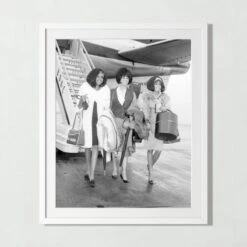 'Side Supremes' Photographic Print In Black Frame 17.5"x21.5" 7 'Side Supremes' Photographic Print In Black Frame 17.5"x21.5" -Home Furnishing Shop SESupremesWht39p5x28p5SS22 3D